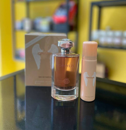 عطر زنانه فراگرنس ورد اوفیلیا رایحه المپیا پاکورابان همراه با اسپری