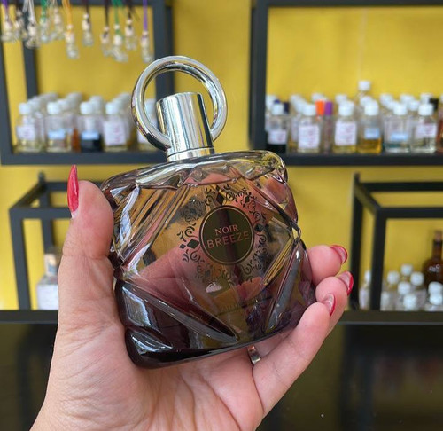 ادکلن عطر زنانه فراگرنس ورد مدل نویر بریز رایحه ویکتوریا سکرت تیس فروشگاه عطر ادکلن پرفیوم رایحه