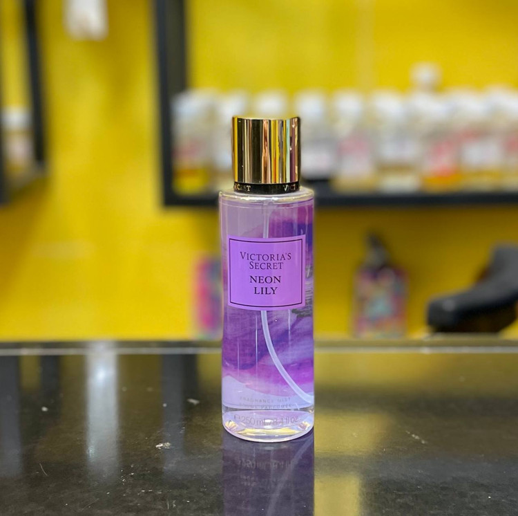 عطر ادکلن بادی اسپلش ویکتوریا سکرت رایحه Neon lily سایز 250 میل