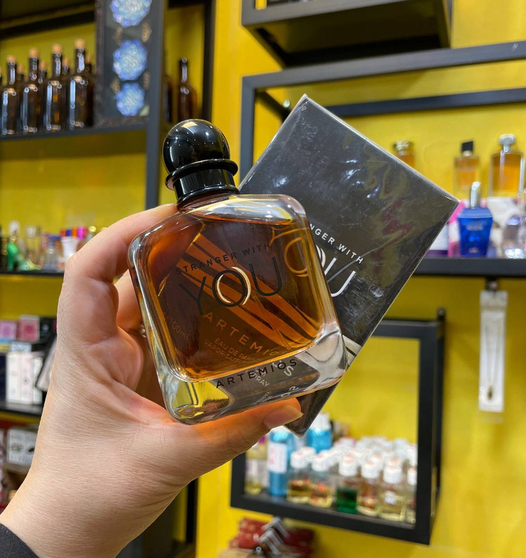 عطر ادکلن استرانگرویت یو ارمانی برند ارتیمیوس فروشگاه پرفیوم رایحه
