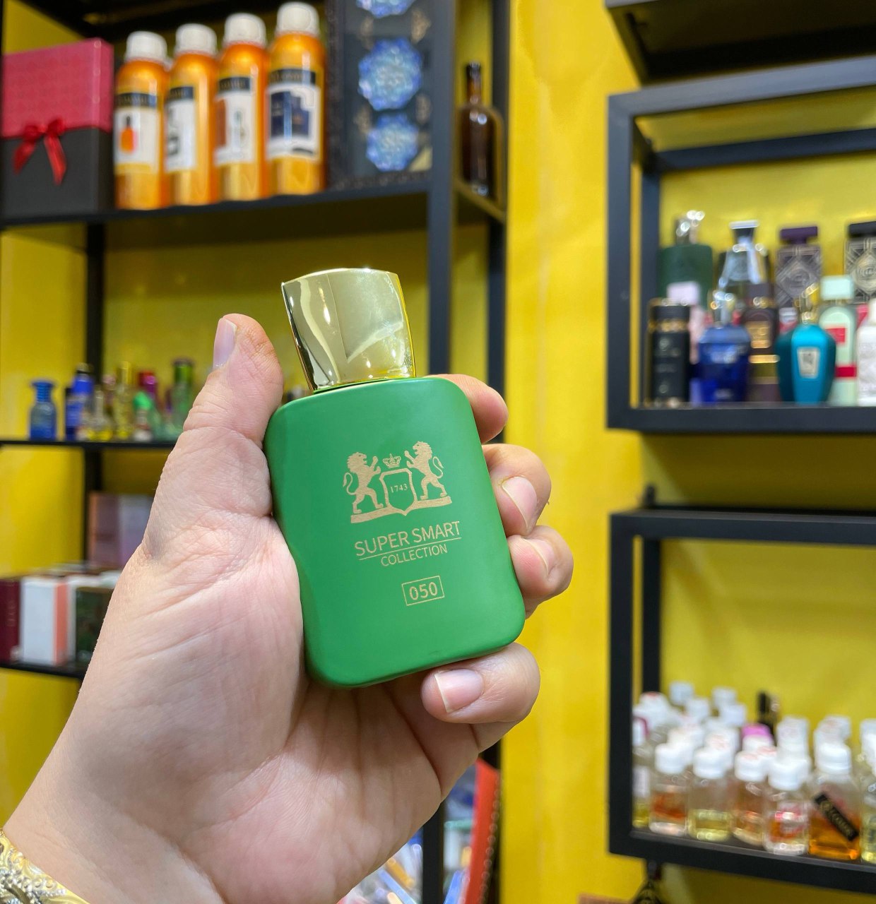 عطرادکلن مینیاتوری 25 میل سوپر اسمارت کالکشن کد 050 رایحه عطر پارفومز د مارلی هالتان فروشگاه پرفیوم رایحه