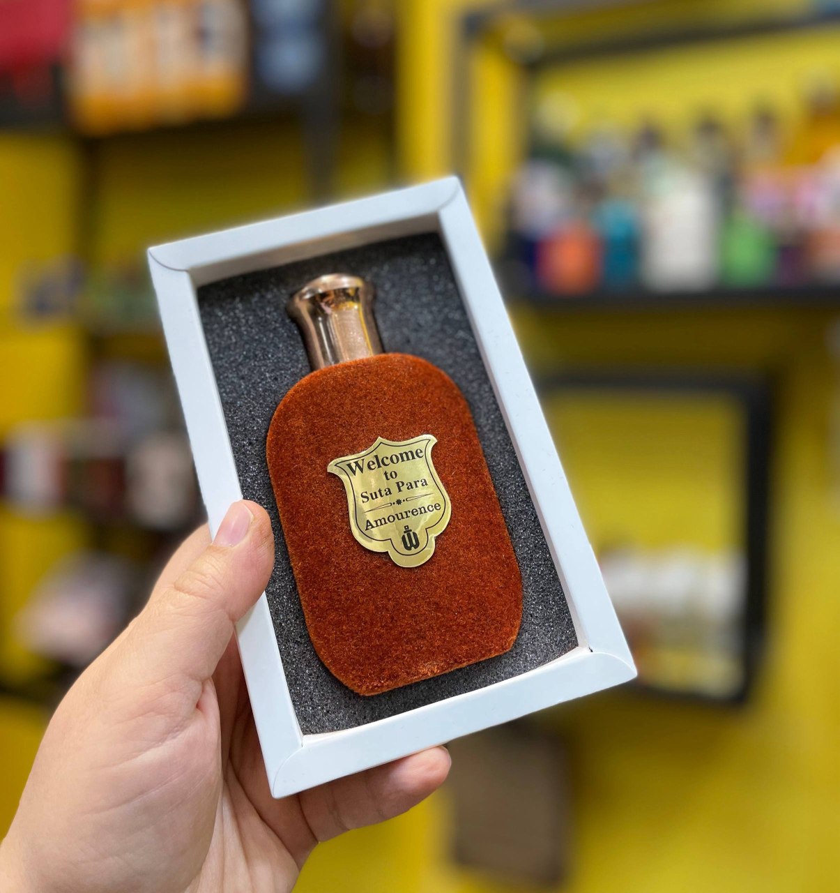 ادکلن ۵۰میل هاردباکس تحت لیسانس فرانسه برند ولکام رایحه مشابه کازاموراتی لیرا فروشگاه پرفیوم رایحهادکلن ۵۰میل هاردباکس تحت لیسانس فرانسه برند ولکام رایحه مشابه کازاموراتی لیرا فروشگاه پرفیوم رایحه