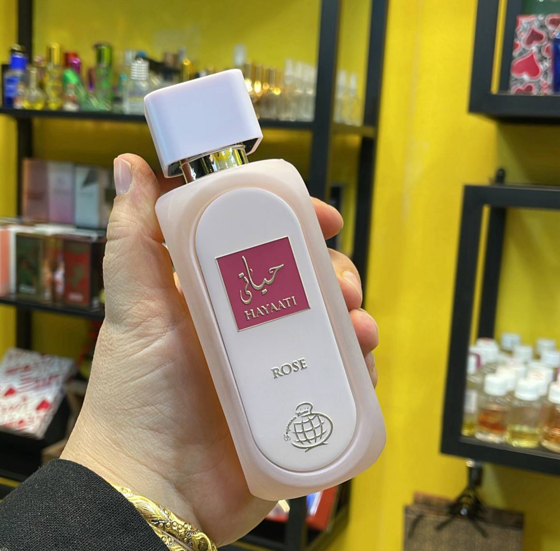 عطرادکلن ۱۰۰ میل فراگرنس ورد مدل حیاتی رز رایحه حیاتی زنانه فروشگاه پرفیوم رایحه